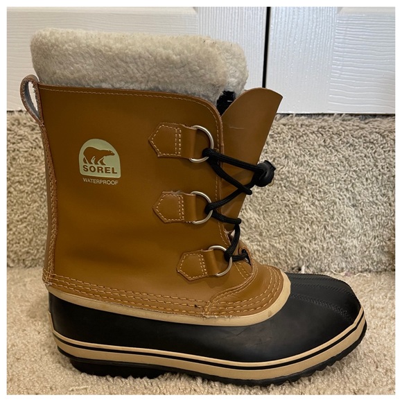Sorel waterproof Boots - Picture 2 of 13